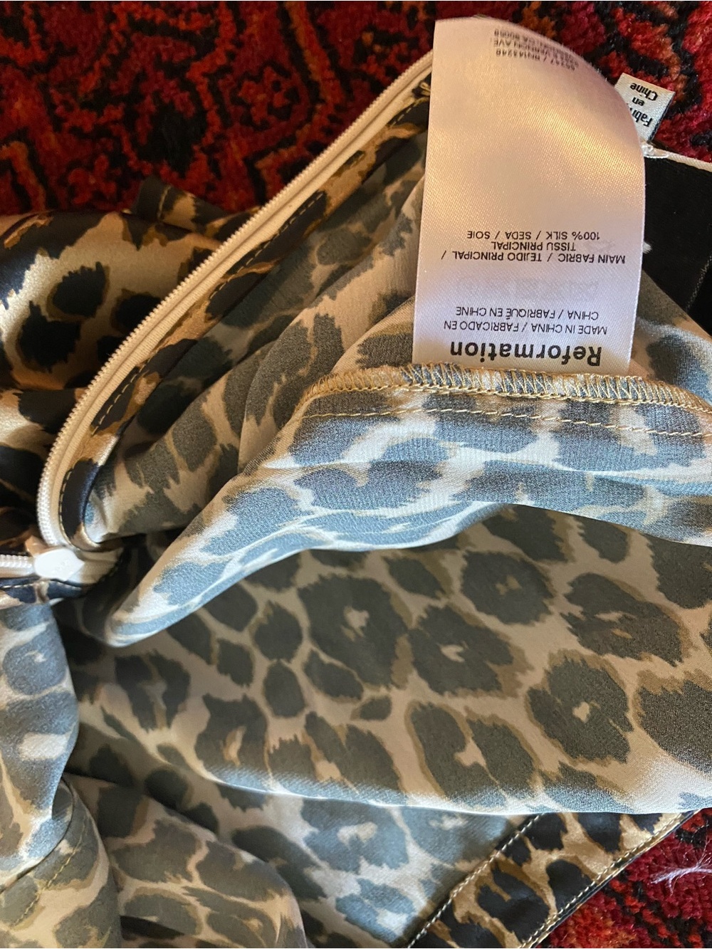 Reformation Chloe 100% silk short in Leo, 2 - Picture 5 of 5